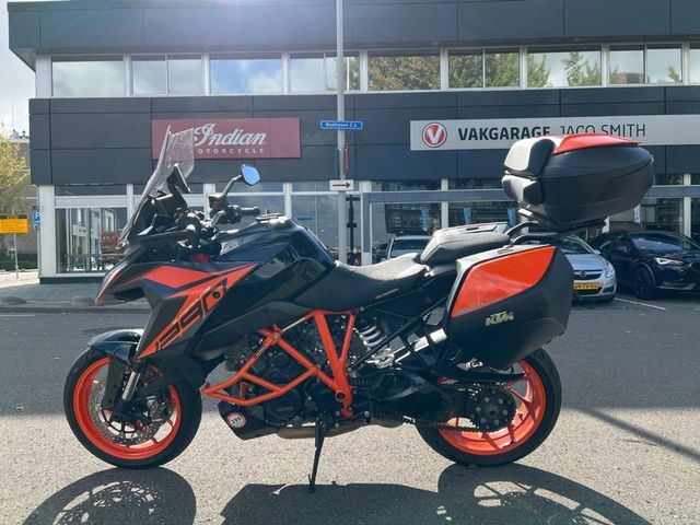 ktm - 1290-super-duke-gt