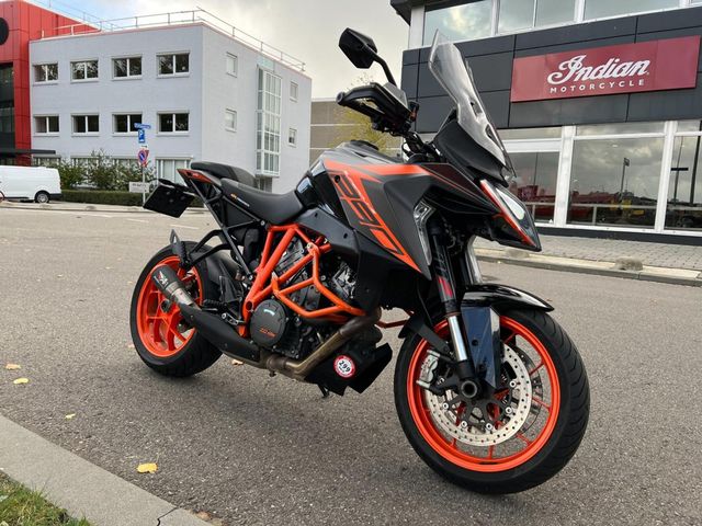 ktm - 1290-super-duke-gt