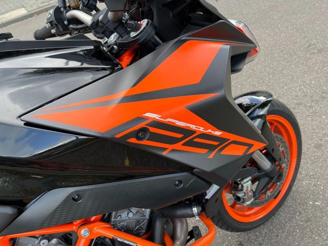 ktm - 1290-super-duke-gt