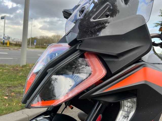 ktm - 1290-super-duke-gt