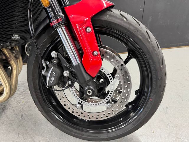 triumph - trident-660