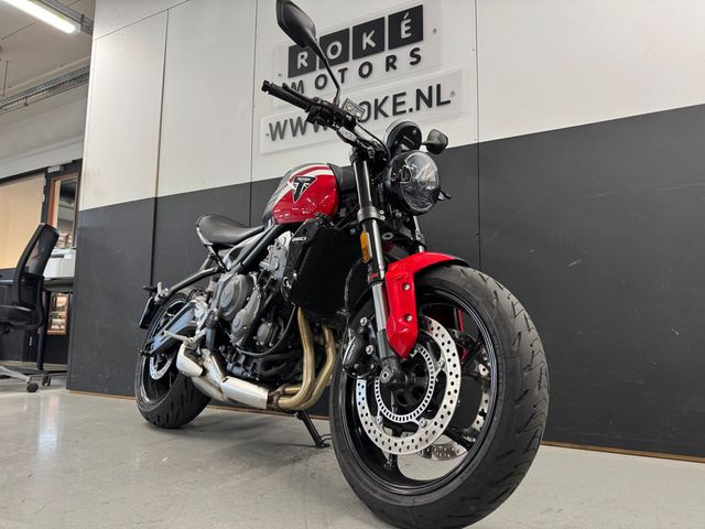 triumph - trident-660