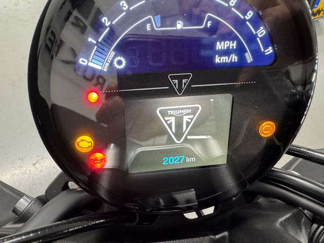 triumph - trident-660