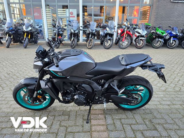 yamaha - mt-09-y-amt