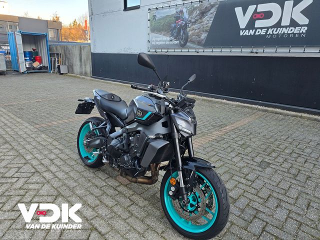 yamaha - mt-09-y-amt