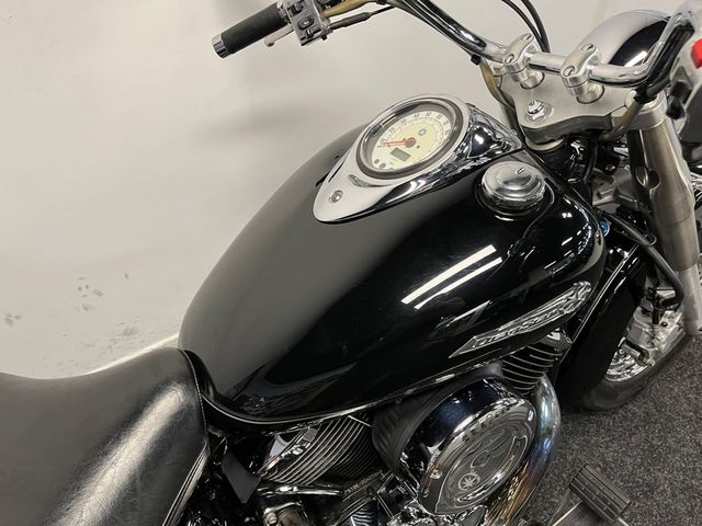 yamaha - xvs-1100-a-dragstar-classic