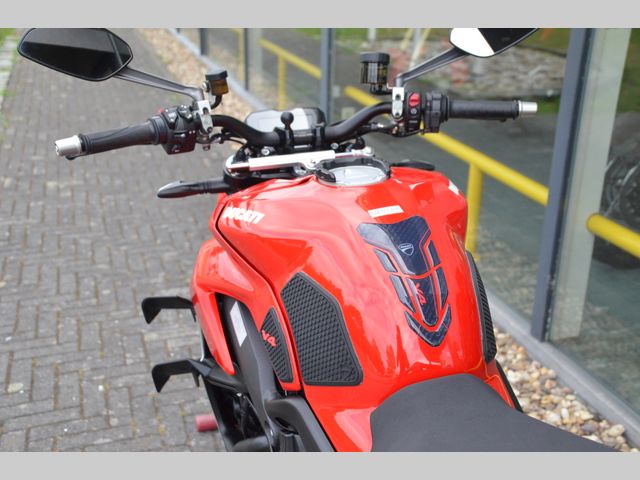 ducati - streetfighter-v4s