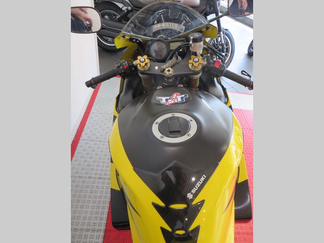 suzuki - gsx-r-750