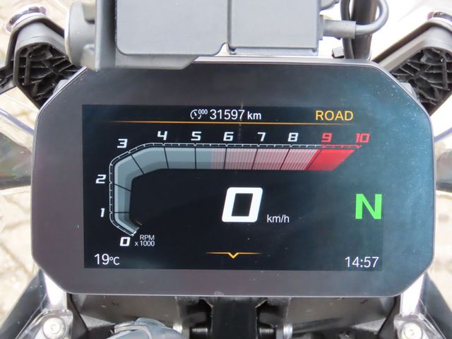 bmw - r-1300-gs