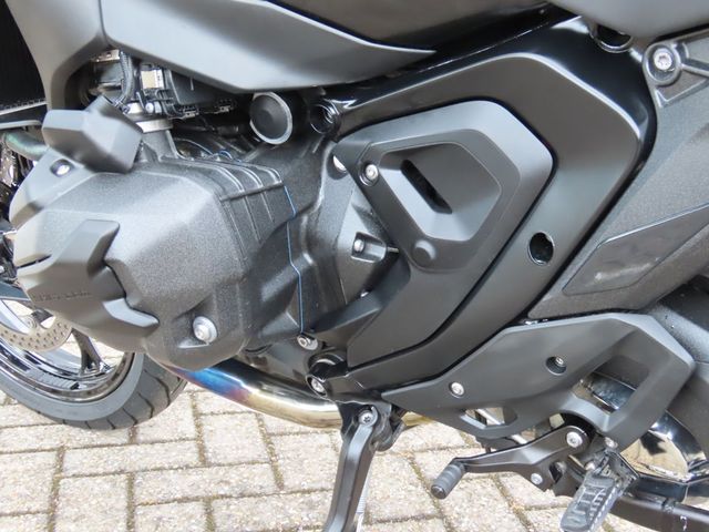 bmw - r-1300-gs