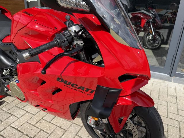 ducati - panigale-v4