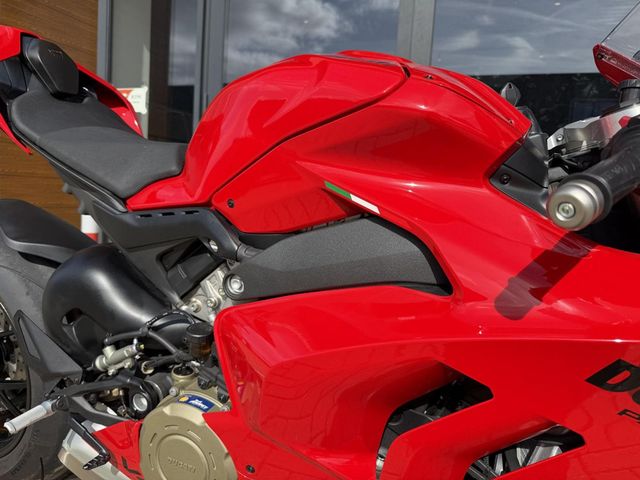 ducati - panigale-v4