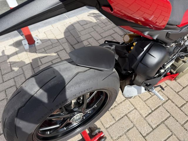 ducati - panigale-v4
