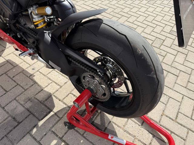 ducati - panigale-v4