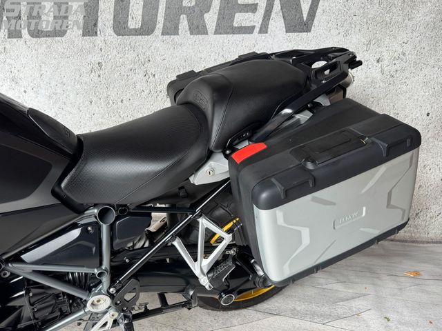 bmw - r-1250-gs-triple-black