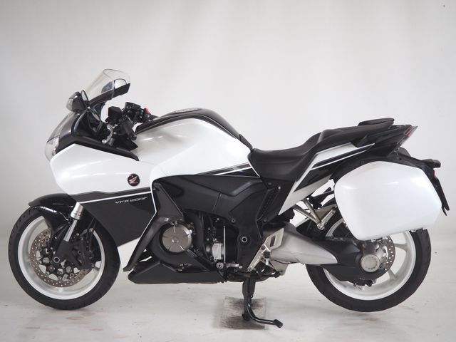 honda - vfr-1200-f