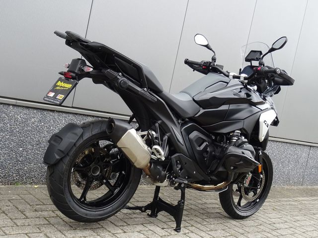 bmw - r-1300-gs-triple-black