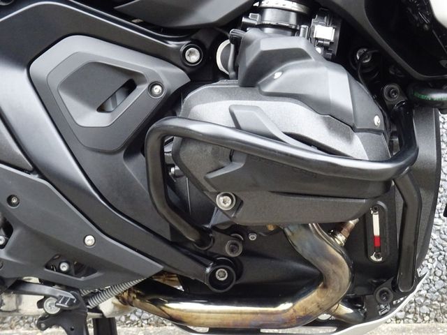 bmw - r-1300-gs-triple-black
