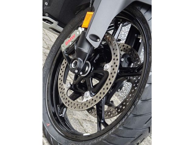bmw - r-1300-gs-triple-black