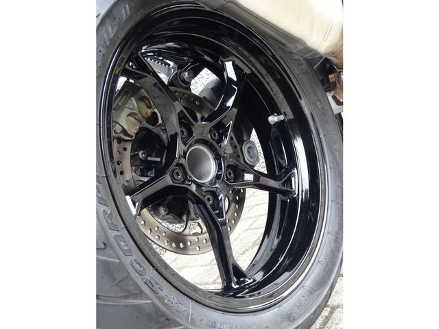 bmw - r-1300-gs-triple-black