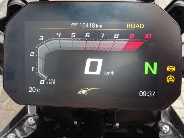 bmw - r-1300-gs-triple-black