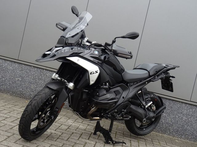 bmw - r-1300-gs-triple-black