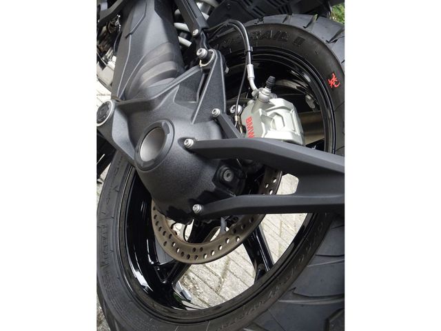 bmw - r-1300-gs-triple-black