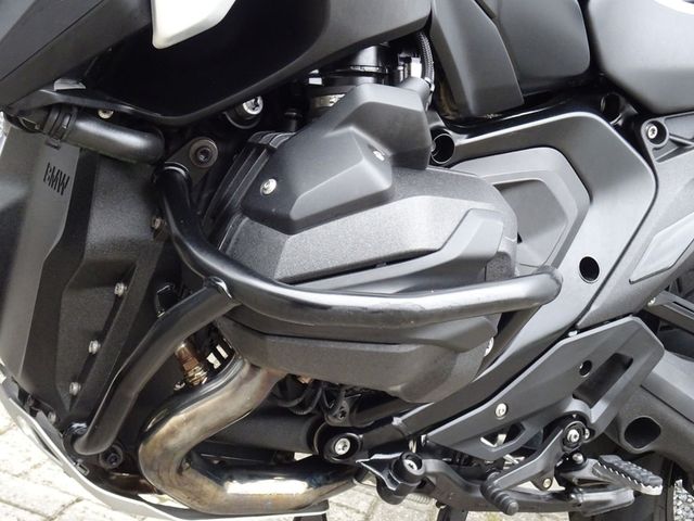 bmw - r-1300-gs-triple-black