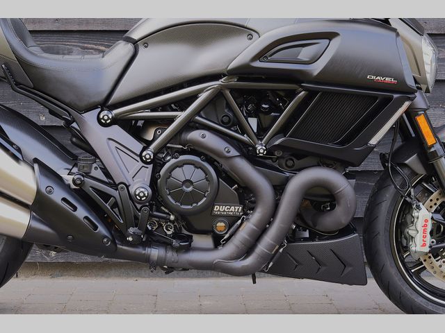 ducati - diavel-carbon