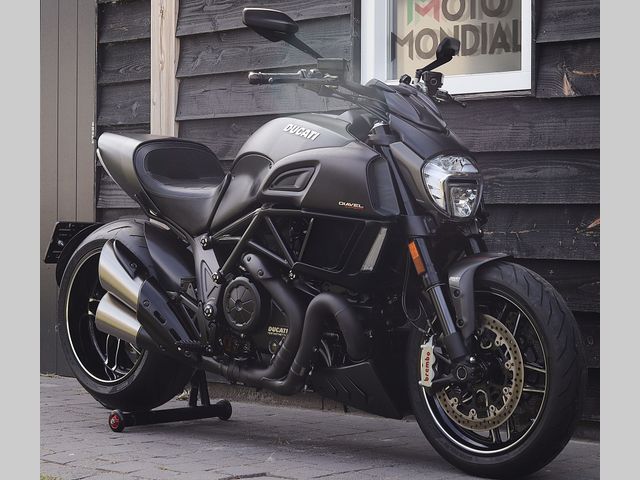 ducati - diavel-carbon