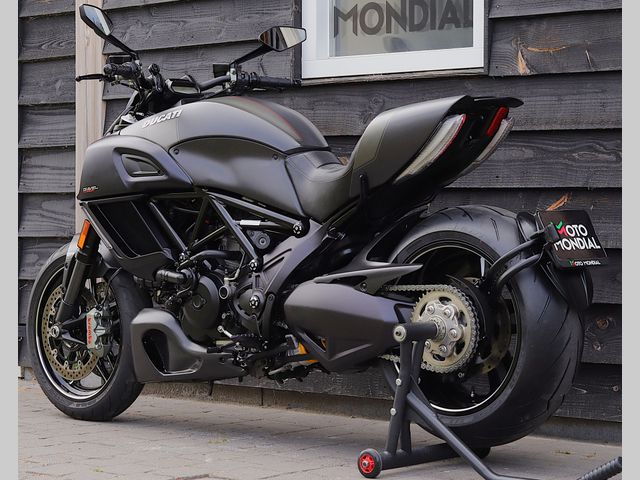 ducati - diavel-carbon