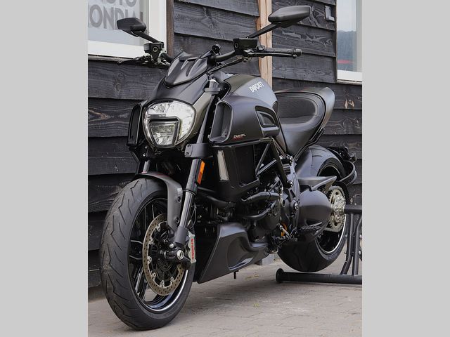 ducati - diavel-carbon