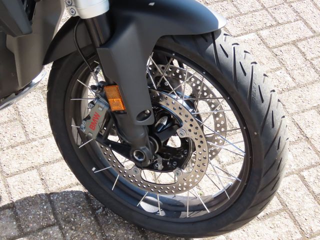 bmw - r-1300-gs