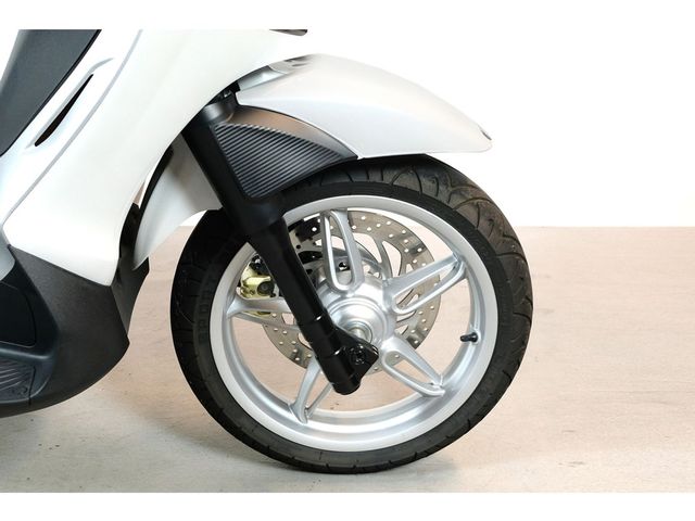 piaggio - beverly-350-sport