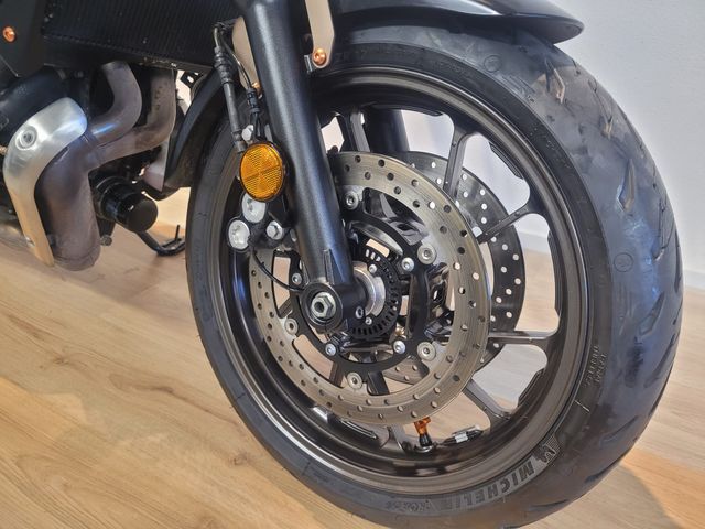 yamaha - xsr-700-abs