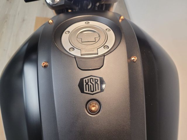 yamaha - xsr-700-abs