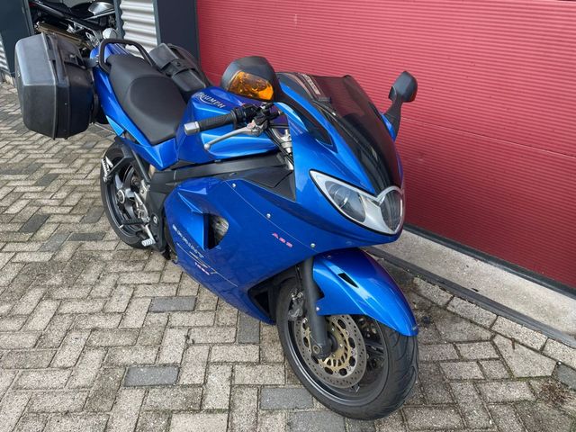 triumph - sprint-st-1050-abs