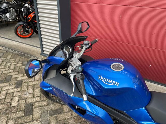 triumph - sprint-st-1050-abs
