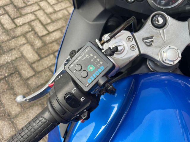 triumph - sprint-st-1050-abs