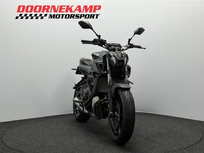 YAMAHA MT 07 ABS – foto 4