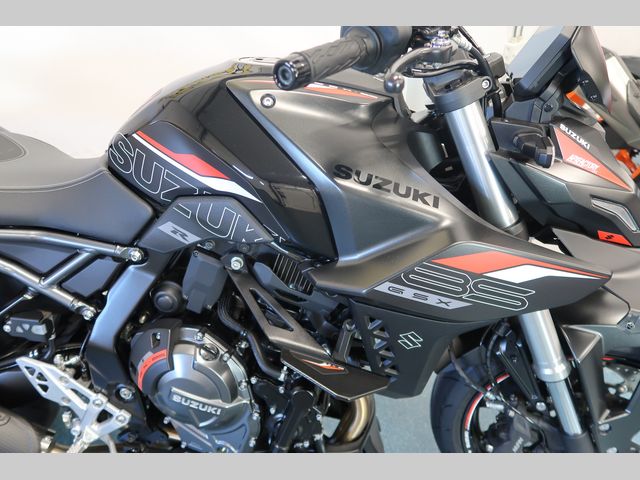 suzuki - gsx-8s