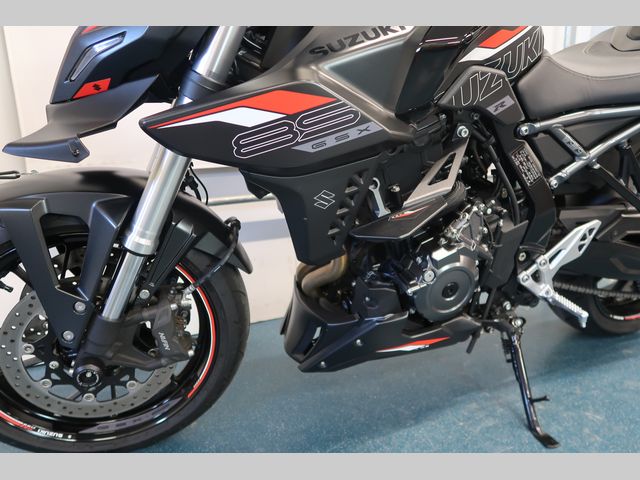 suzuki - gsx-8s