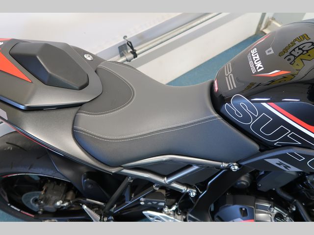 suzuki - gsx-8s