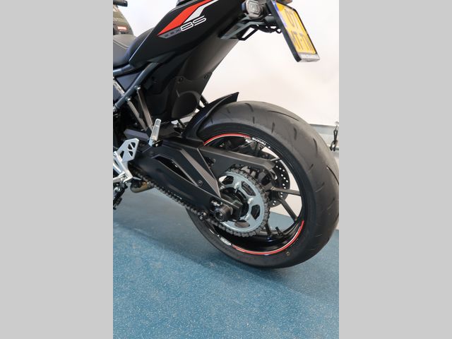 suzuki - gsx-8s