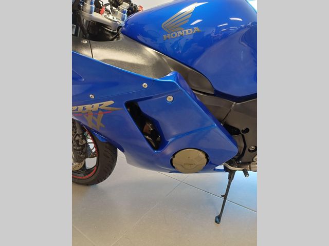 honda - cbr-1100--xx-super-blackbird