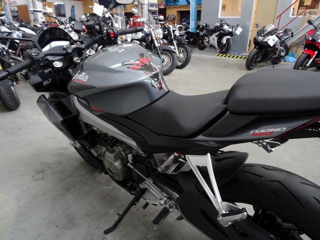 aprilia - tuono-660