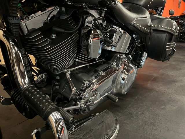 harley-davidson - heritage-softail-classic-flstc