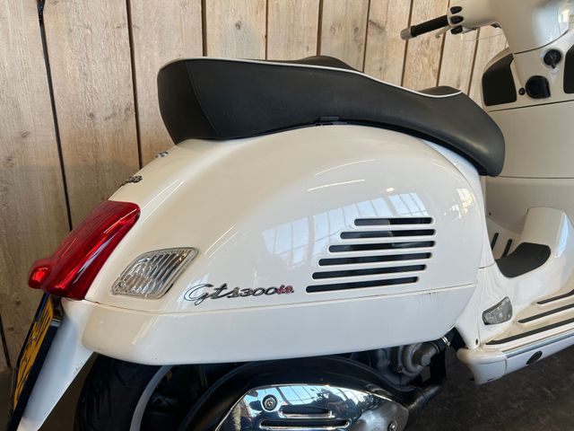 vespa - gts-300