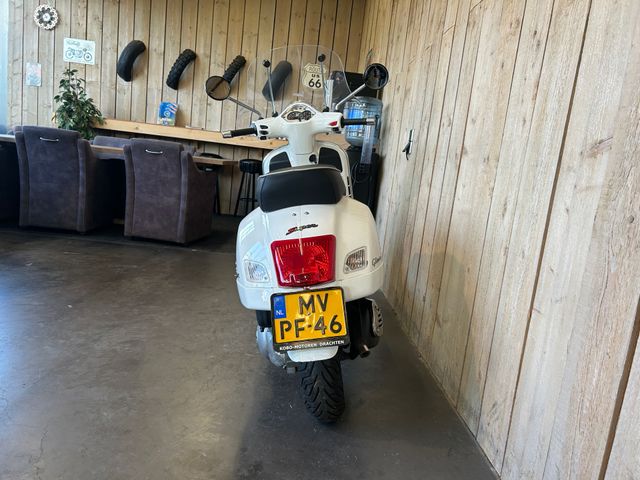 vespa - gts-300