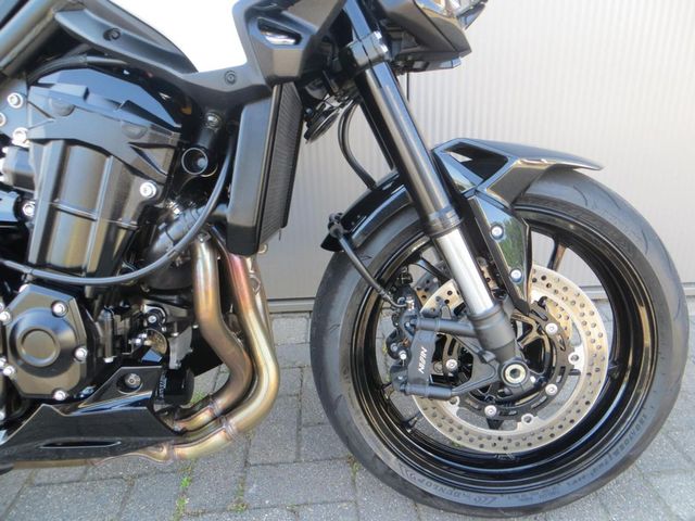kawasaki - z900